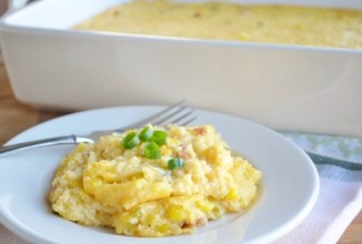 Нежная запеканка из овсяной крупы и кукурузы с беконом