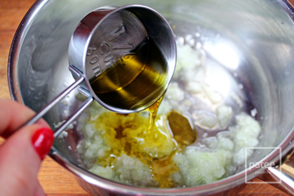 Курочка под томатным соусом и пармезаном - Шаг 2