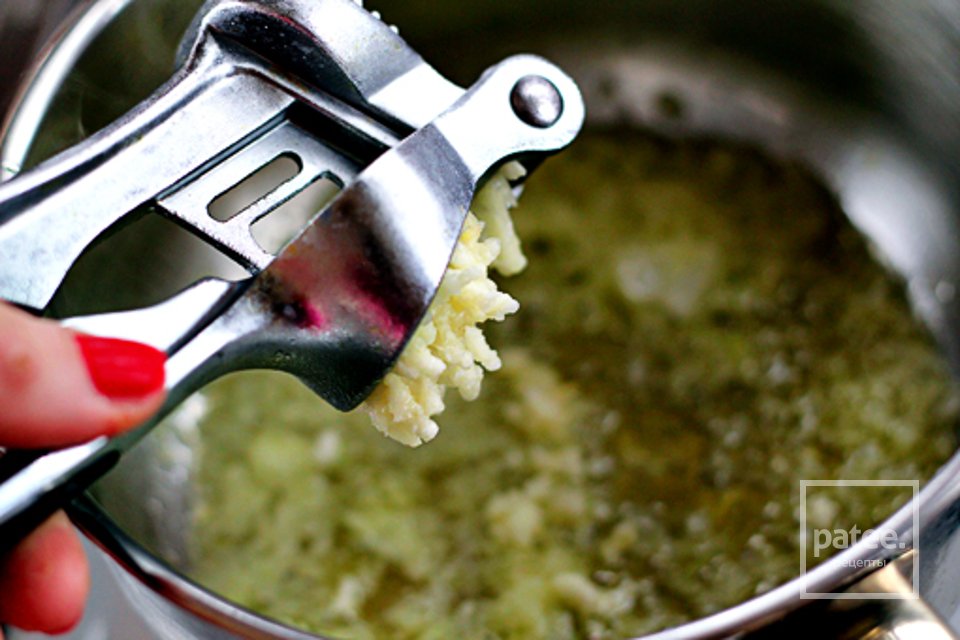 Курочка под томатным соусом и пармезаном - Шаг 4