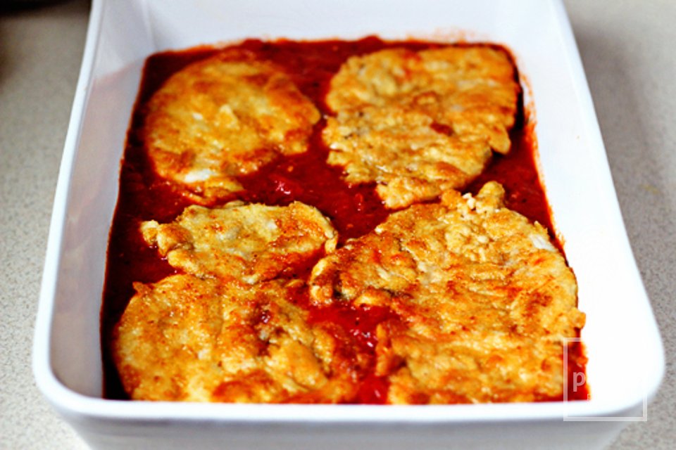 Курочка под томатным соусом и пармезаном - Шаг 15