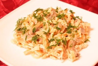 Салат из языка с яичными блинчиками