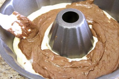 Мраморный шоколадно-банановый пирог - приготовление