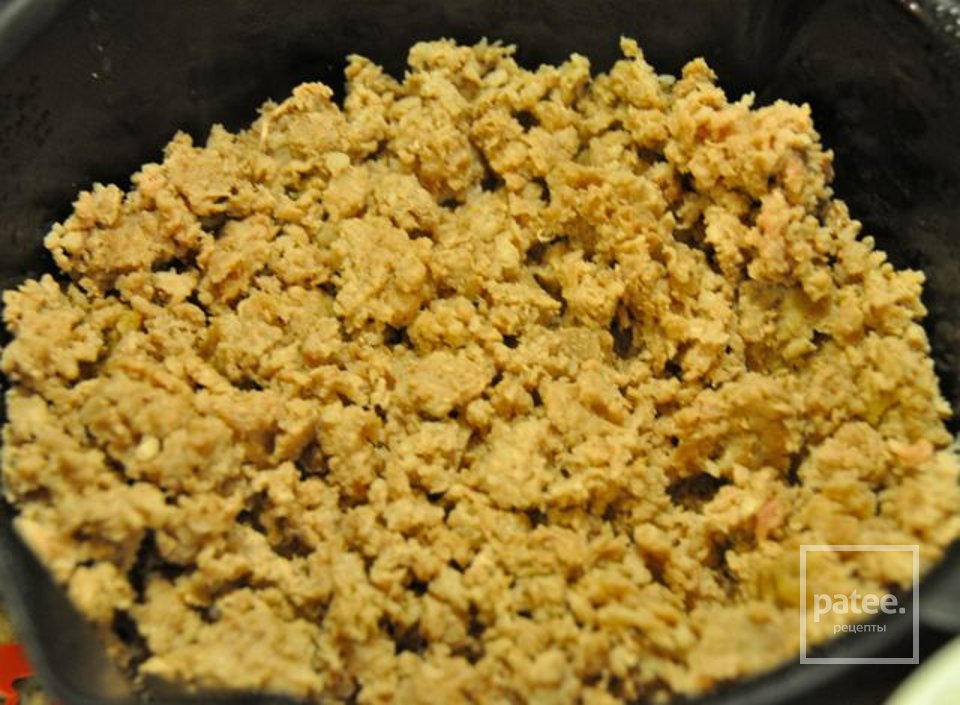 Запеченные спагетти с мясом и сырным ассорти - Шаг 1