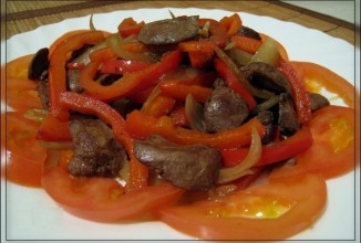 Теплый салат с куриной печенью