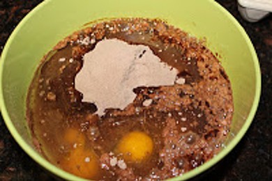 Шоколадно-карамельный торт - приготовление