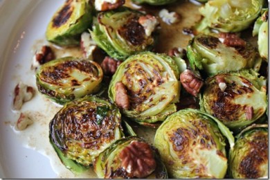 Брюссельская капуста в сливочном масле, кленовом сиропе с орехами пекан - приготовление