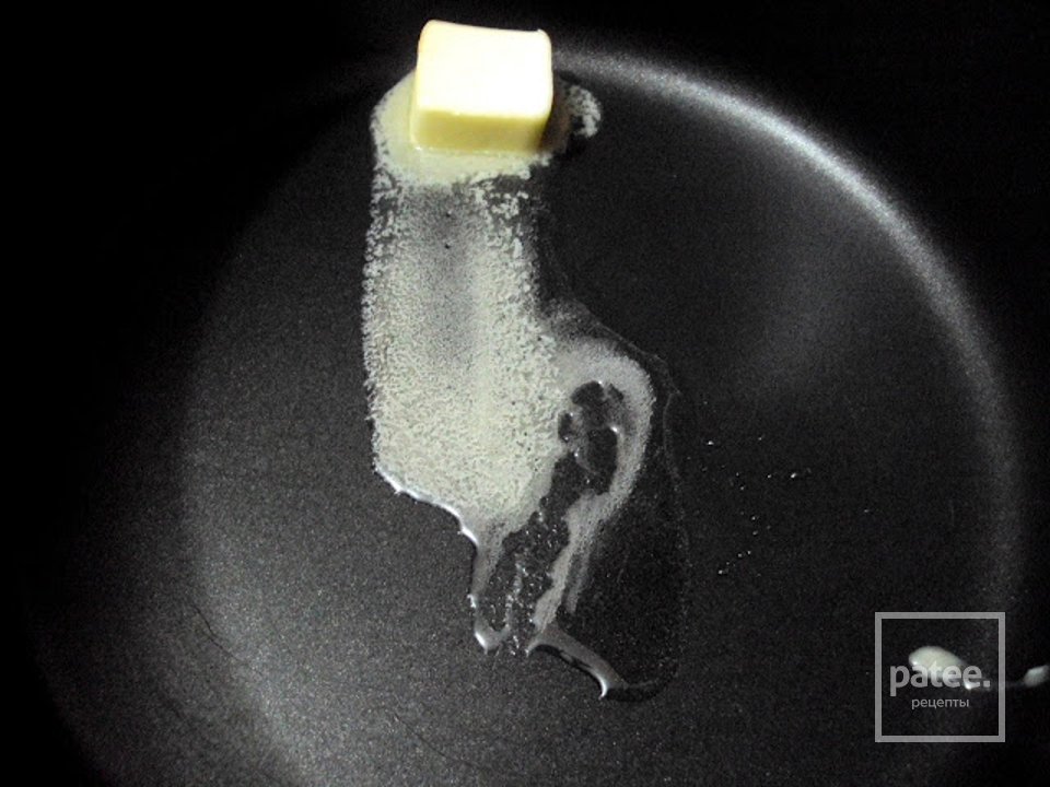 Суп говяжий с пастой, колбасой и моцареллой - Шаг 2