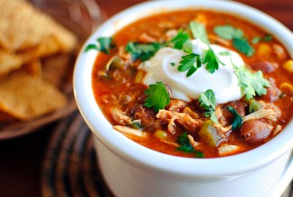 Чили с курицей и фасолью