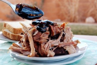 Тушеная свинина с бальзамическим соусом