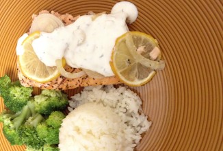 Запеченный лосось со сливочным соусом