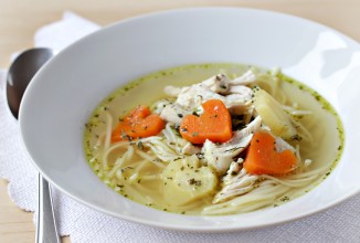 Куриный суп с морковными сердечками