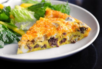 Фриттата с говядиной и сыром