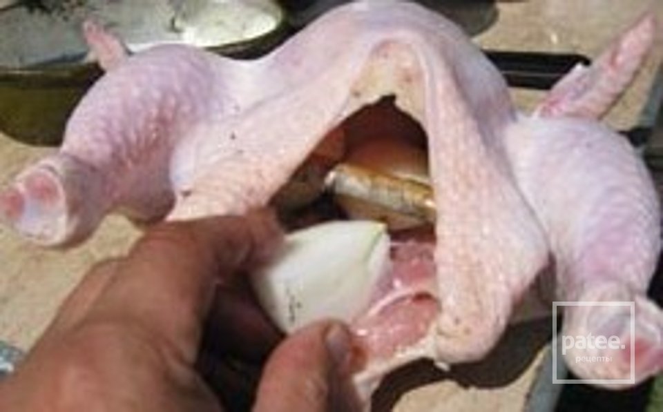 Запеченная курица с луком - Шаг 2