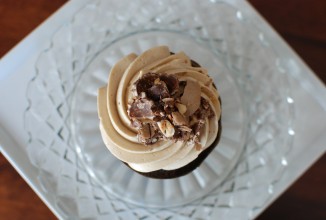 Шоколадные кексы с ореховым кремом