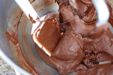 Шоколадные кексы с ореховым кремом - приготовление