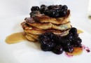 Блины с бананами и черникой