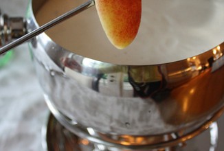 Фондю с козьим сыром и розмарином