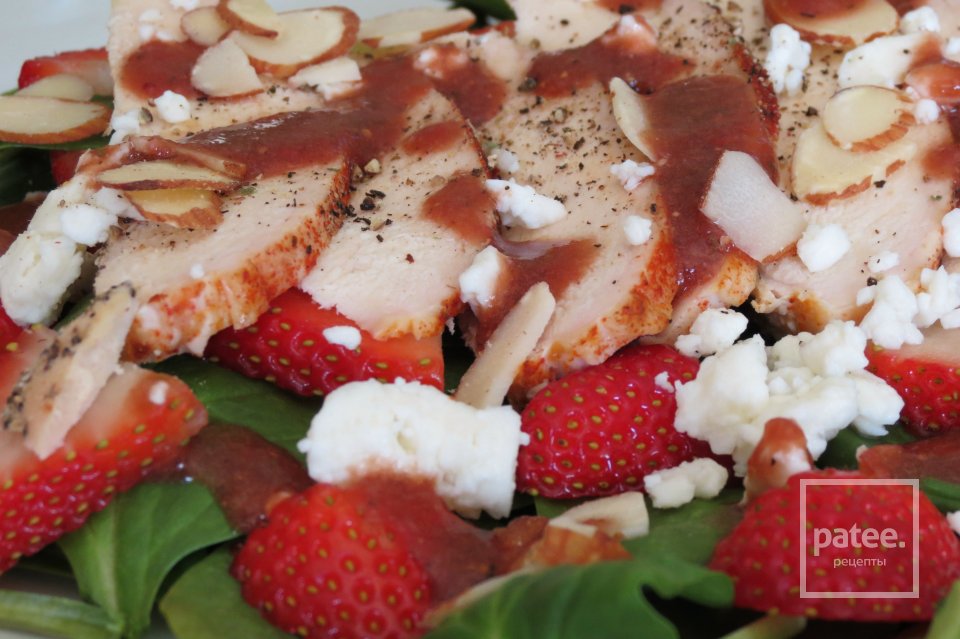 Салат из шпината с курицей и клубникой - Шаг 4