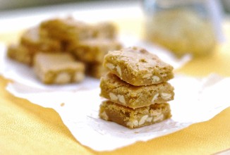 Лимонные блонди с белым шоколадом