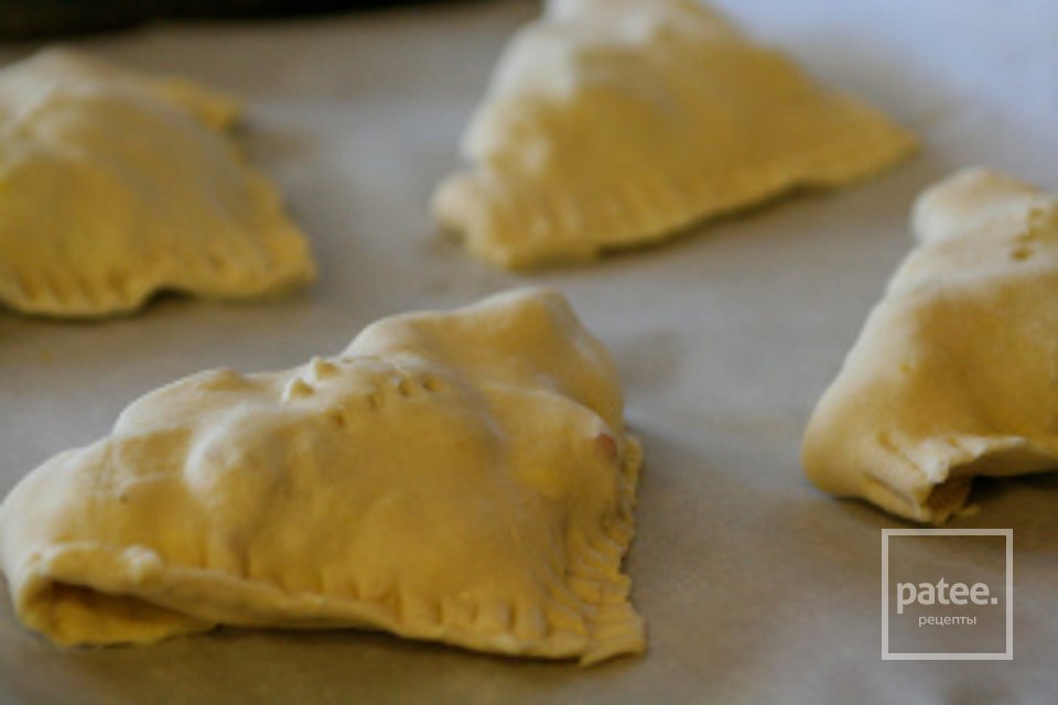 Пирожки с яйцами и ветчиной - Шаг 9