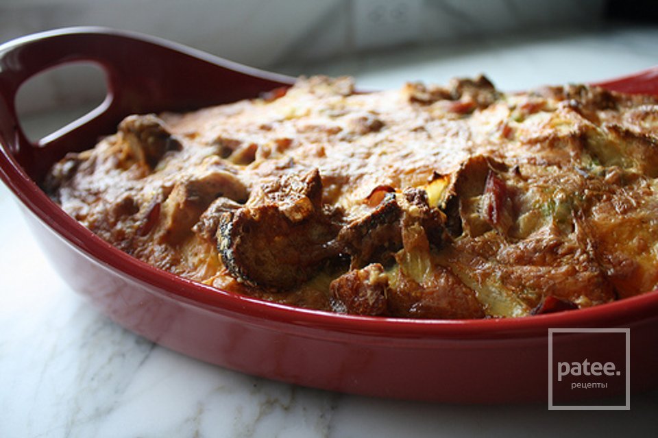 Страта с хлебом, луком и ветчиной - Шаг 13