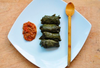 Вегетарианская долма с рисом и грибами