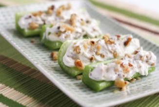 Фаршированные стебли сельдерея