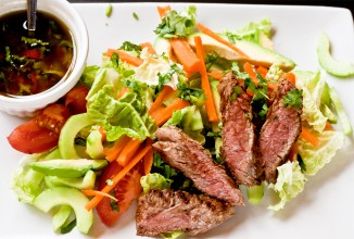 Тайский салат с говядиной