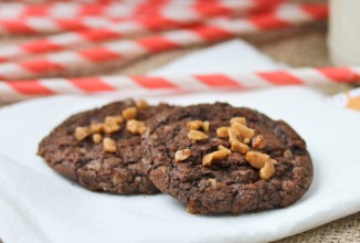 Шоколадное печенье с карамелью