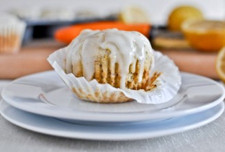 Лимонные кексы со сливочно-лимонной глазурью