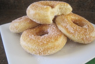 Пончики с сахаром и корицей