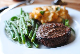 Стейк в пикантном маринаде