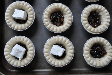 Тарталетки с сыром и луком - приготовление