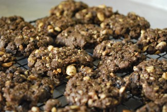 Шоколадное печенье с гранолой