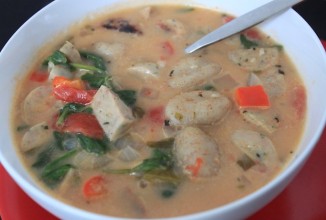 Суп с сосисками и клецками