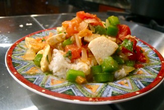 Соте из курицы с овощами и чесноком