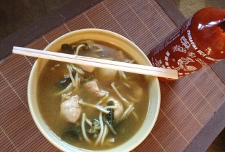 Суп с курицей и пекинской капустой