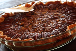 Пирог с шоколадом и пеканом