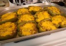 Фаршированные половинки перца