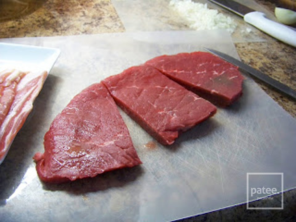 Мясные рулетики с беконом - Шаг 1