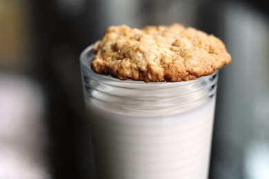 Рецепт Овсяное печенье с орехами и карамелью
