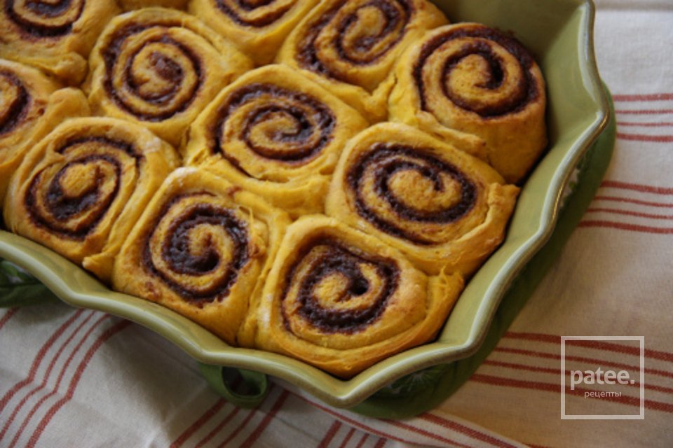 Тыквенные роллы в горячей карамельной глазури - Шаг 15