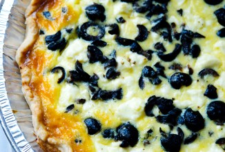 Киш с вялеными помидорами и сыром Фета