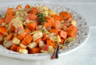 Гарнир из запеченной тыквы и овощей