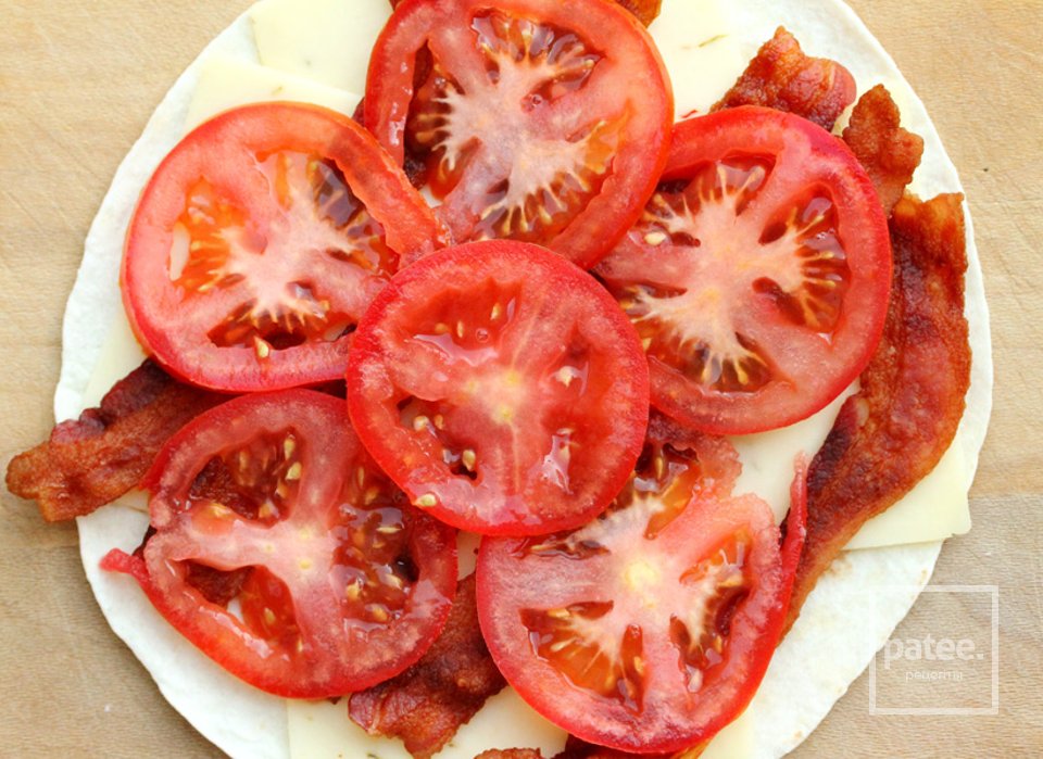 Кесадилья с беконом и авокадо - Шаг 7