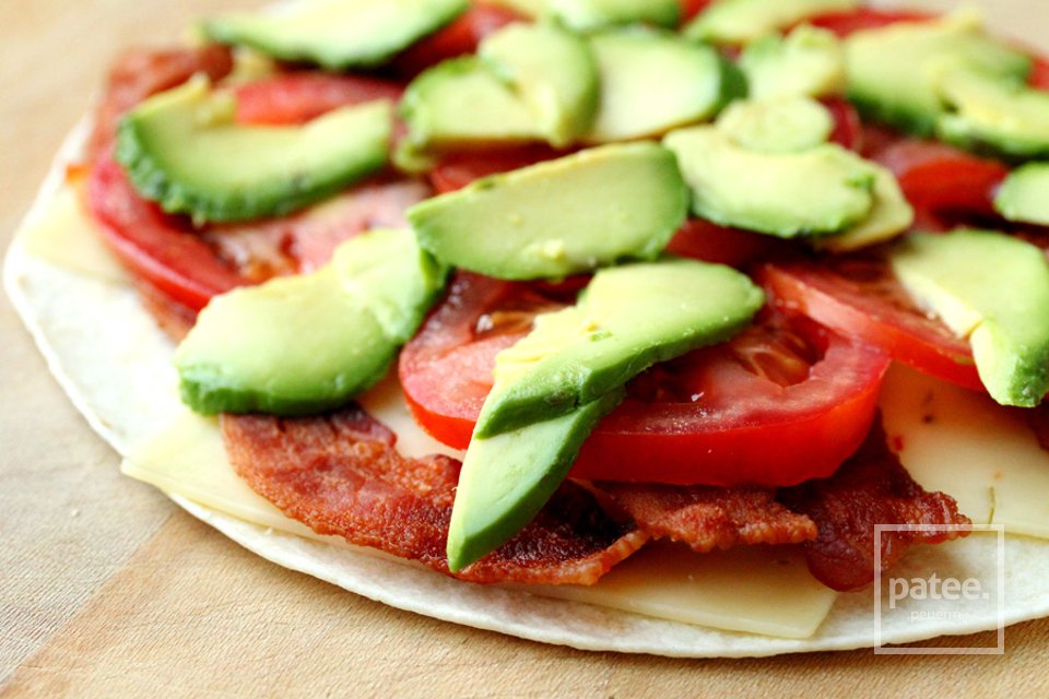 Кесадилья с беконом и авокадо - Шаг 8