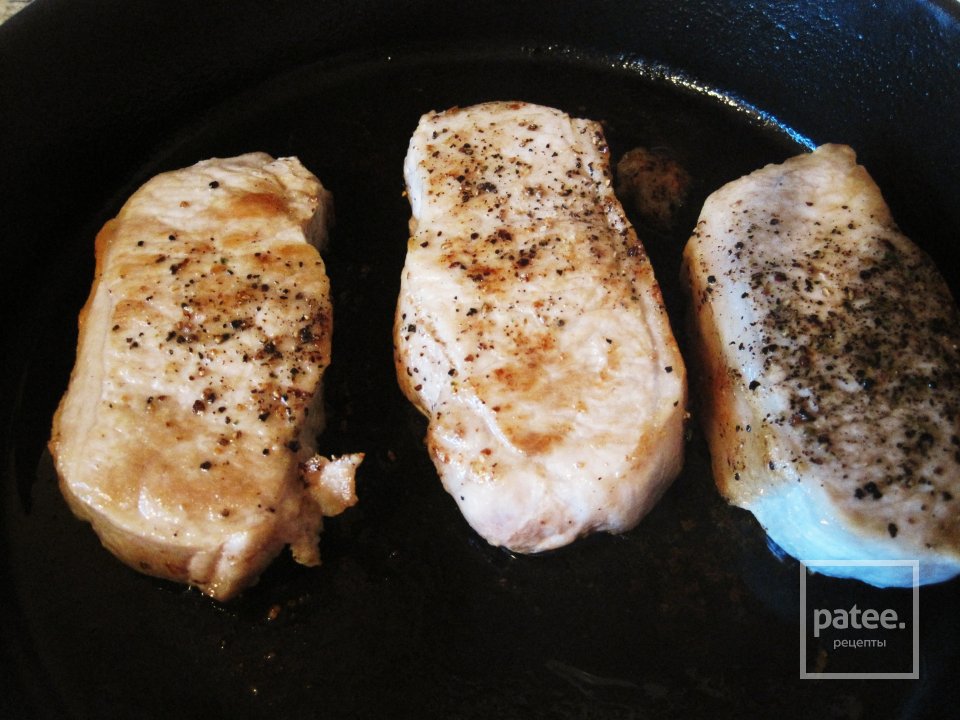 Свиные отбивные с грушей и клюквой - Шаг 3