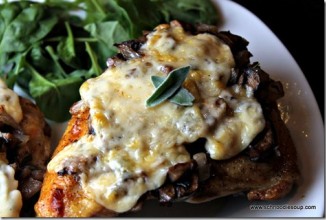 Курица с грибами и сыром