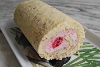 Малиновый рулет