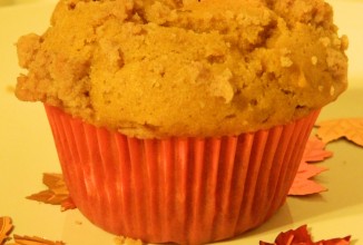 Тыквенные кексы со сливочным сыром и штрейзелем (кондитерской крошкой)